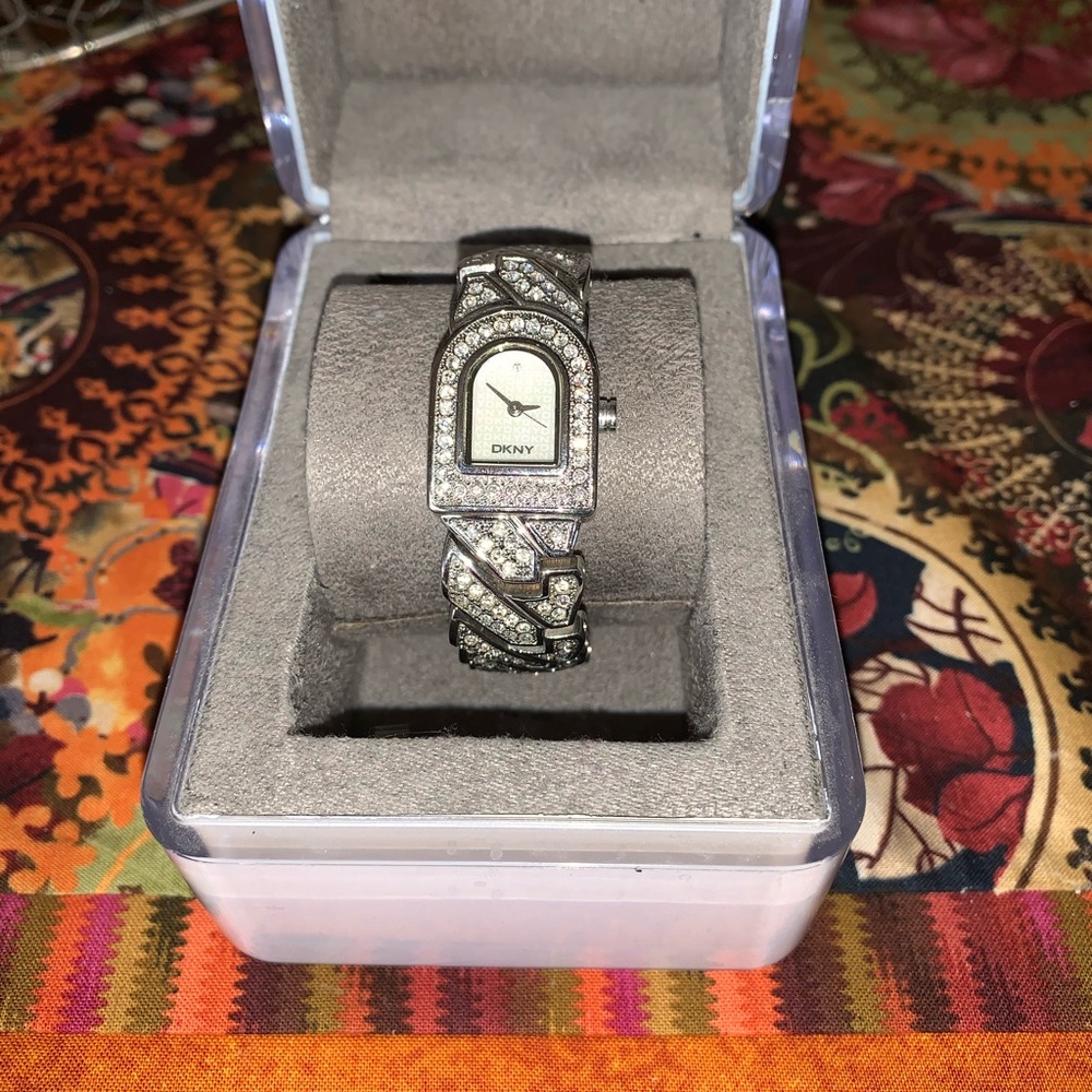 💎DKNY Crystal Silver Dress Watch